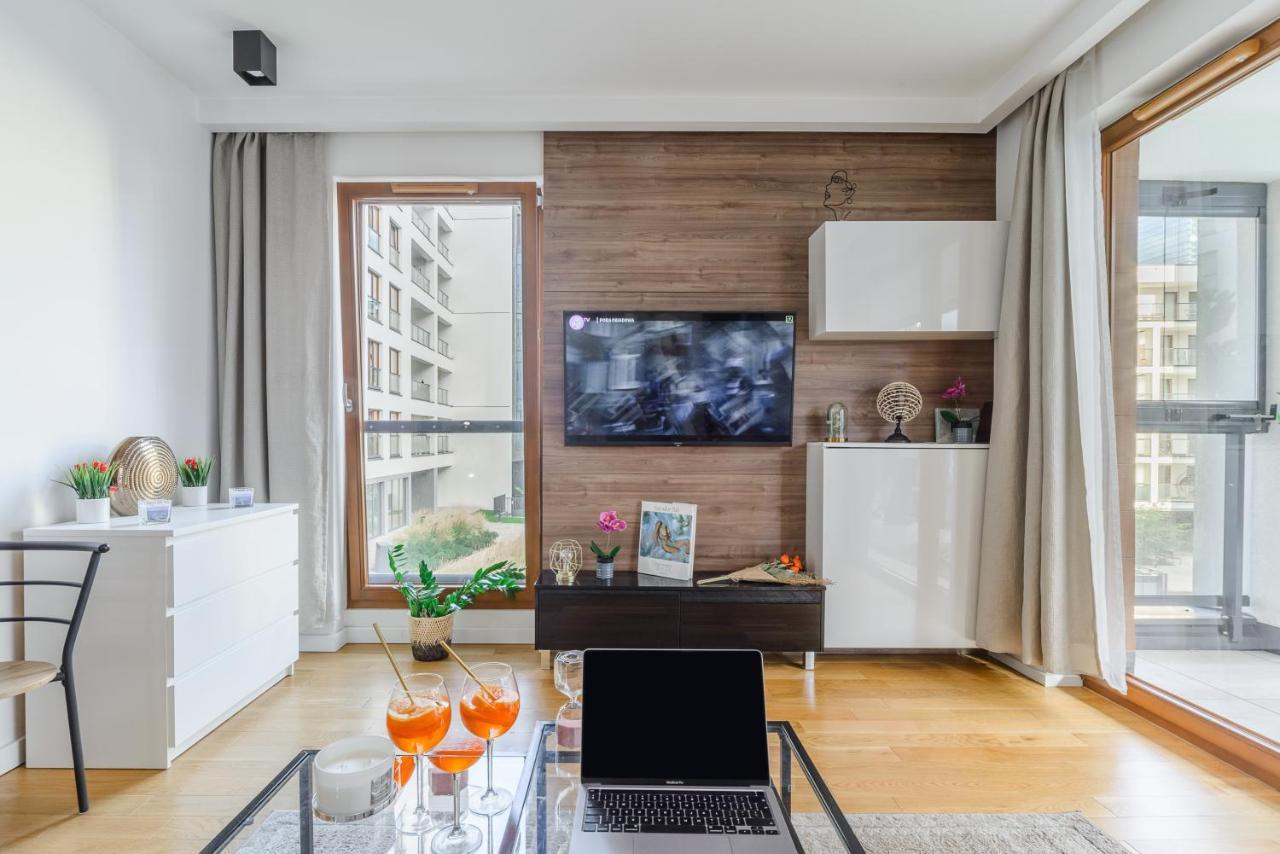 Modern Apartments With Access To The Pool Near Rondo Daszynskiego Station Warschau Exterior foto